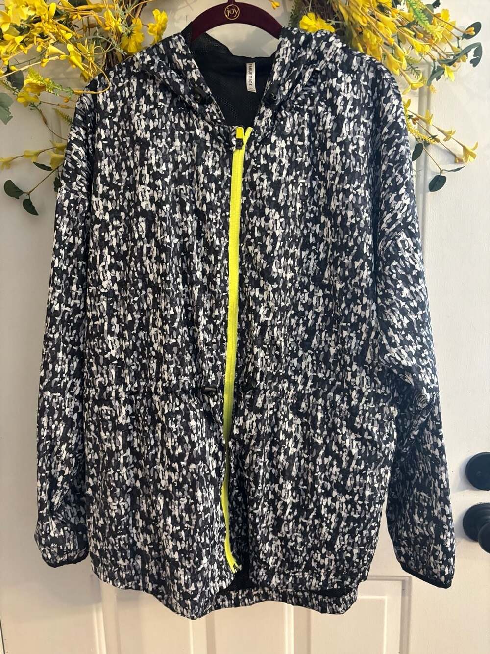 Fabletics Siena Lightweight Hooded Black and White Confetti Print Windbreaker XL